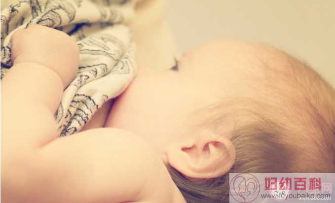 哺乳期妈妈生气不能喂奶吗 哺乳期经常生气乳汁会变少吗