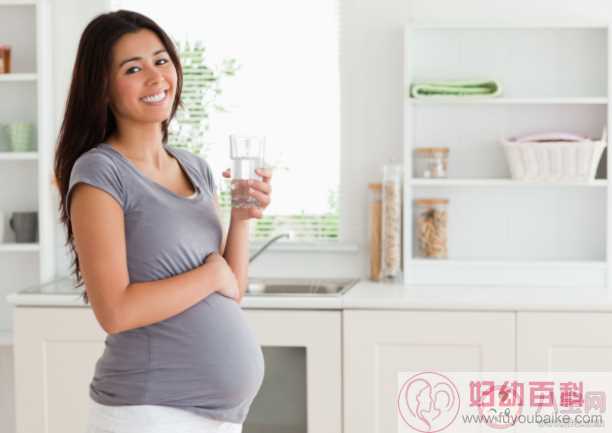 孕妇喝冷饮宝宝会有什么感受 孕妇吃冷饮会引发哪些健康问题