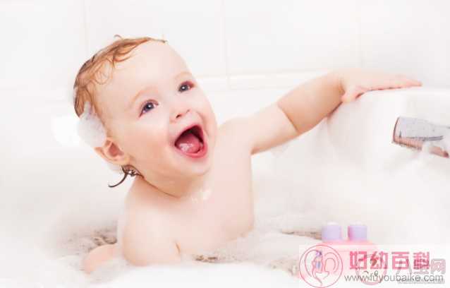 孩子可以搓澡吗 夏天宝宝洗澡的6大误区