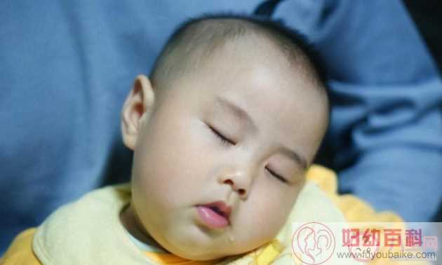 孩子晚上睡觉流口水多正常吗 睡觉流口水和不流口水有什么区别