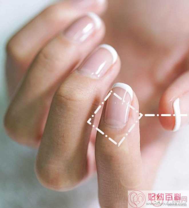 指甲上的白月牙是什么 指甲没有月牙是身体不好的象征吗