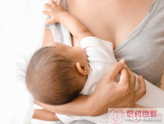 哺乳期大小奶怎么办 为什么宝宝偏爱某一边奶水